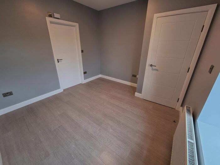 1 Bedroom Flat To Rent In Harpenden Road, London, SE27