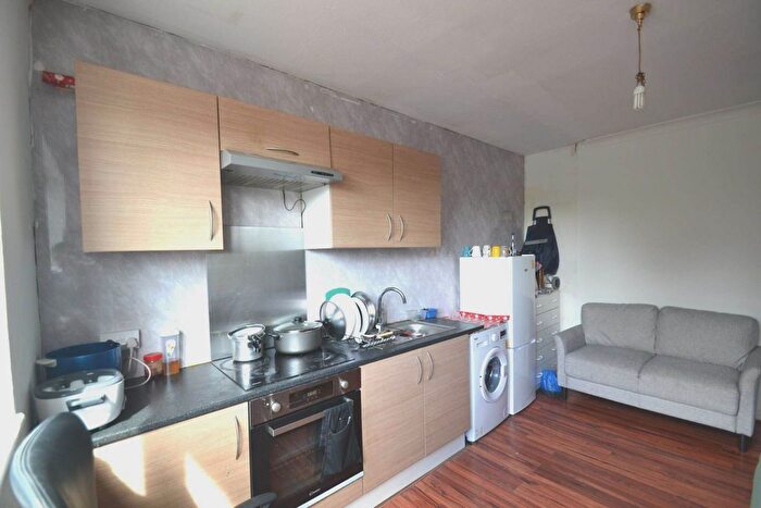 2 Bedroom Flat To Rent In The Glen, Norwood Green, UB2