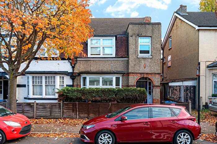 2 Bedroom Flat To Rent In Vincent Road, Addiscombe, Croydon, CR0