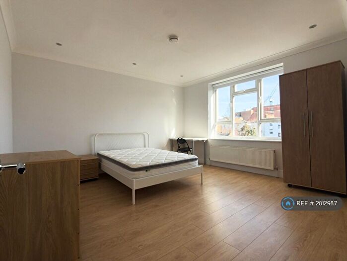 1 Bedroom Flat To Rent In Camden Road, London, NW1
