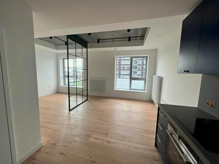 Studio To Rent In Goodluck Hope Walk, London, E14