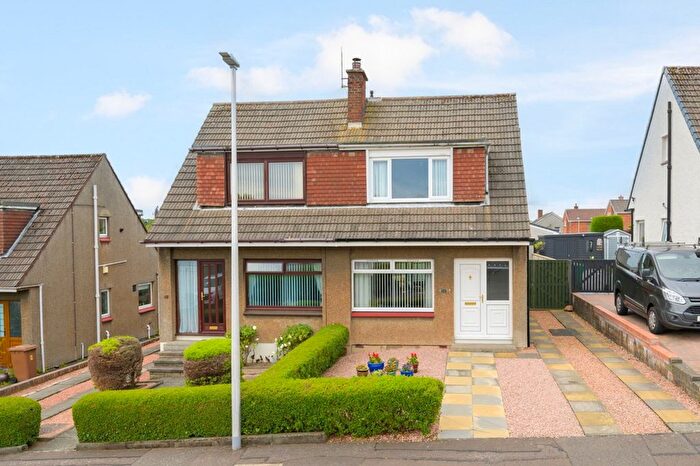 3 Bedroom Semi-Detached House For Sale In Kilspindie Crescent, Kirkcaldy, KY2