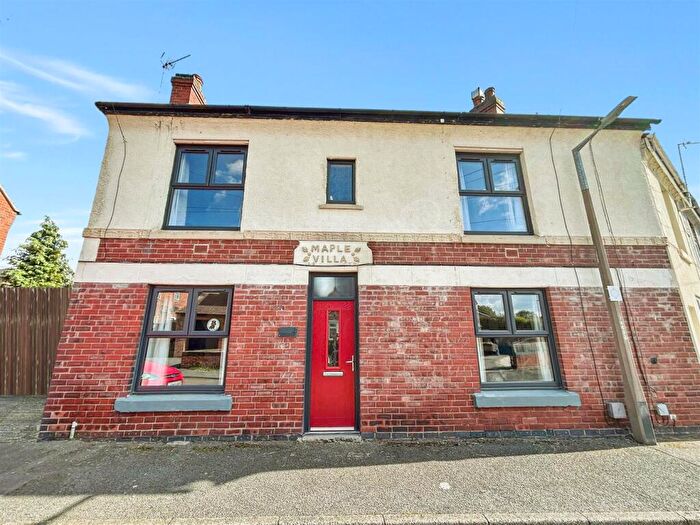 3 Bedroom End Of Terrace House For Sale In Dominion Road, Swadlincote, DE11