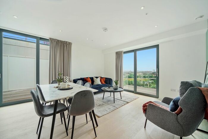 2 Bedroom Flat To Rent In , Scarlet Close, London, E20