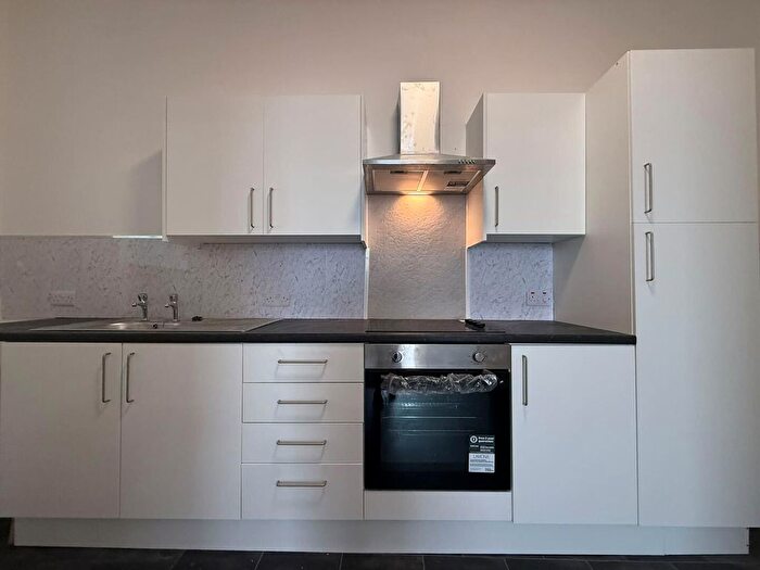 3 Bedroom Flat To Rent In Derby Road, Blackpool, Lancashire, FY1