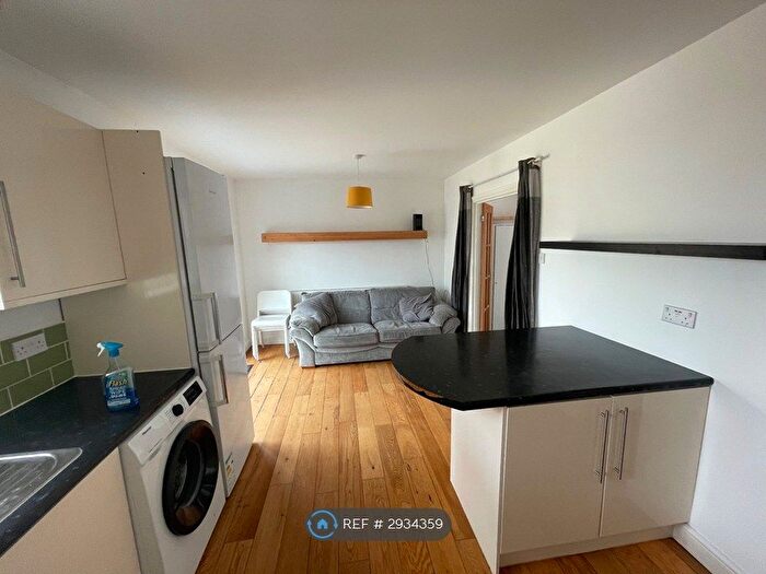 3 Bedroom Terraced House To Rent In Long Cross, Bristol, BS11