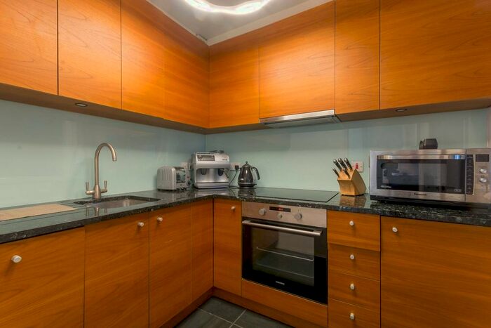 2 Bedroom Flat To Rent In Addison Gardens, Brook Green, London, W14