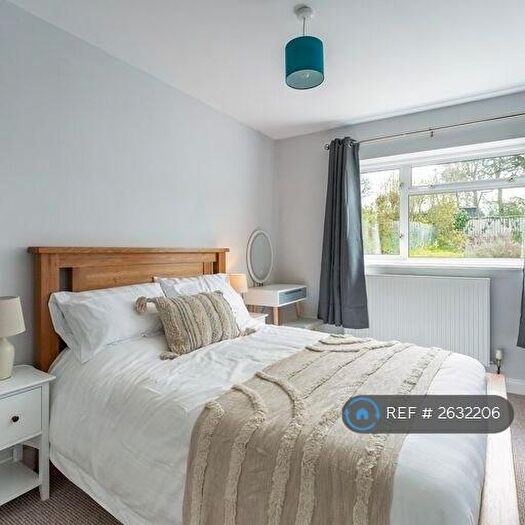 2 Bedroom Bungalow To Rent In Nine Acres Close, Charlbury, Chipping Norton, OX7