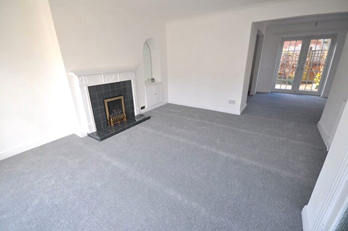 3 Bedroom Property To Rent In Beechwood Crescent, Eastbourne, BN20