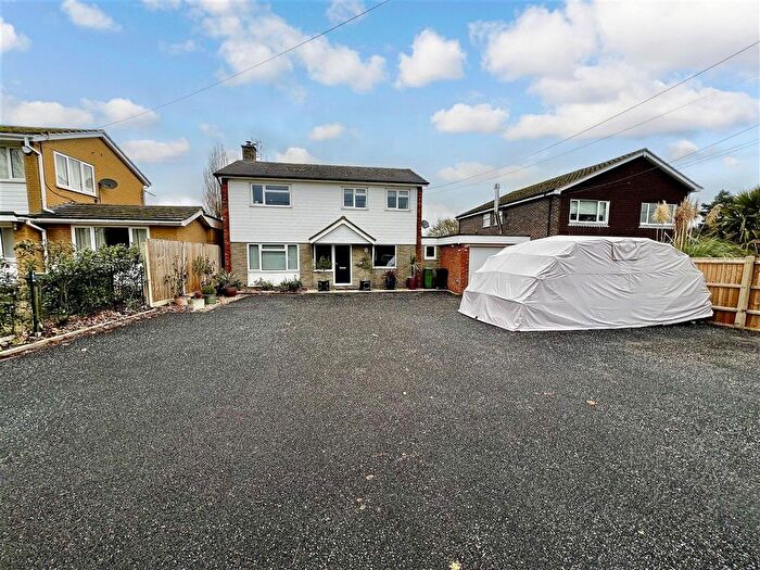 3 Bedroom Detached House For Sale In Lower Street, Leeds, Maidstone, Kent, ME17