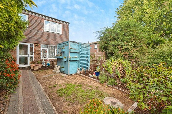 3 Bedroom End Of Terrace House For Sale In Rutland Close, Epsom, KT19