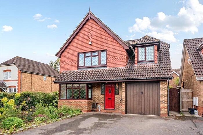 4 Bedroom Detached House For Sale In East Park Farm Drive, Charvil, Reading, Berkshire, RG10