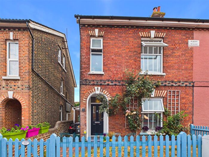 4 Bedroom Semi Detached House For Sale In Albert Road, Tonbridge, Kent, TN9