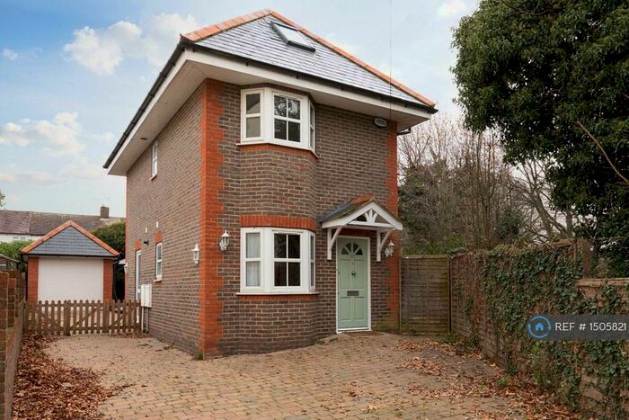 3 Bedroom Detached House To Rent In Burleigh Road, St. Albans, AL1