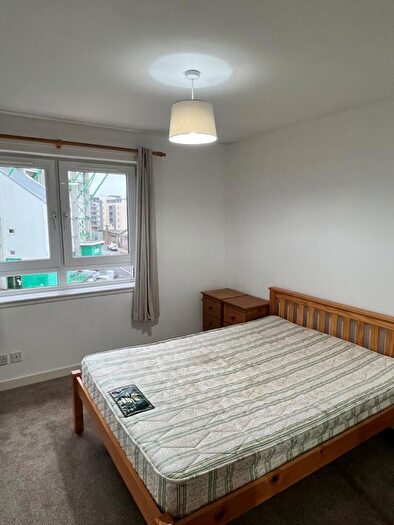 2 Bedroom Flat To Rent In Albion Gardens, Edinburgh, EH7