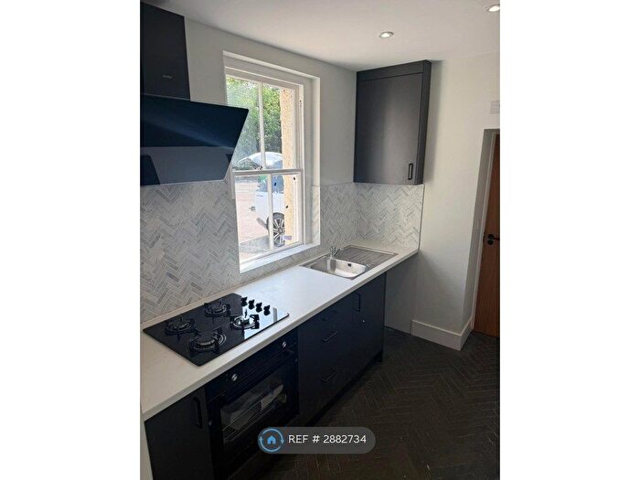 2 Bedroom Flat To Rent In Llandaff, Cardiff, CF5