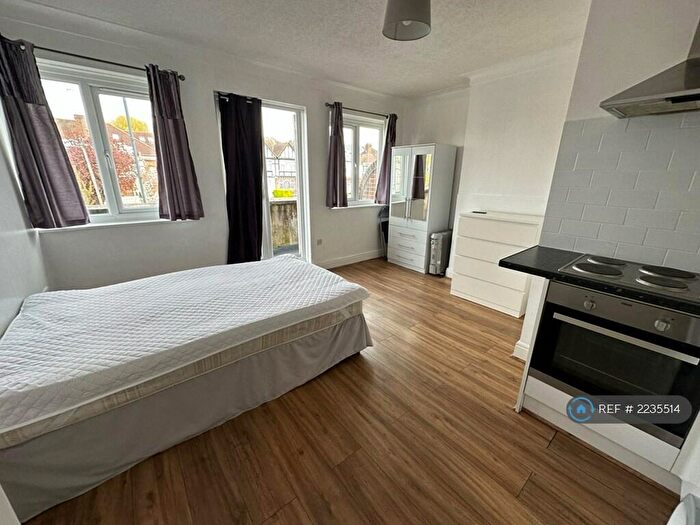 Studio To Rent In Harrow, Harrow, HA1