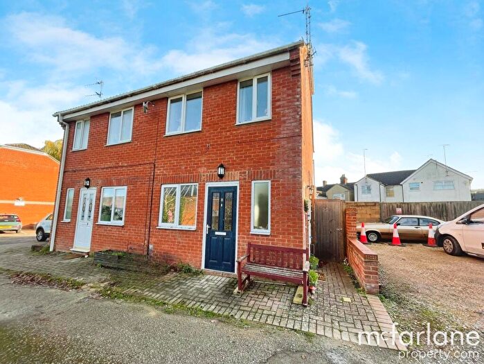 1 Bedroom Apartment For Sale In Zoar Close, Wroughton, SN4