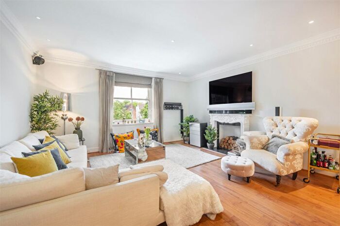 3 Bedroom Flat To Rent In Fitzjohn's Avenue, Hampstead, NW3