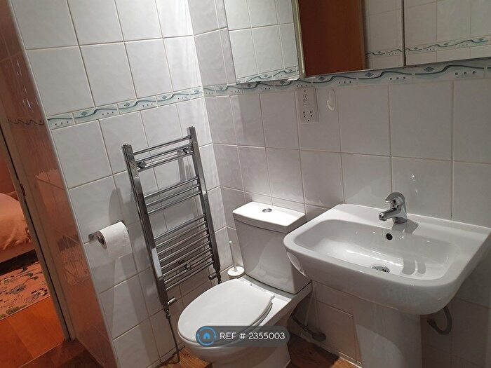 1 Bedroom Flat To Rent In High Street, London, W3