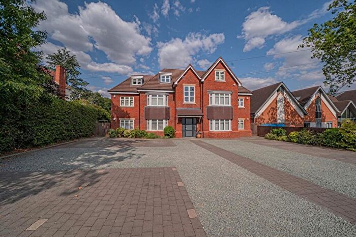 2 Bedroom Apartment For Sale In Manor Road, Dorridge, B93