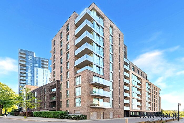 2 Bedroom Flat For Sale In Sandpiper Building, Woodberry Down, N4