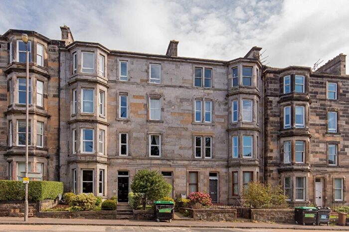 3 Bedroom Flat To Rent In Dalkeith Road, Prestonfield, Edinburgh, EH16