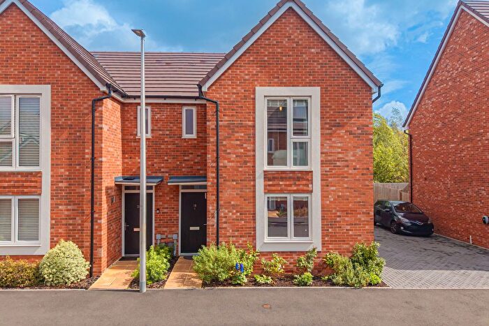 3 Bedroom Semi-Detached House For Sale In Dineley Road, Cofton Hackett, Birmingham, B45