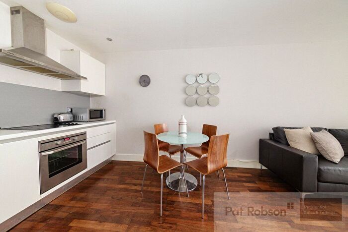 2 Bedroom Flat To Rent In Lime Square, City Road, Ouseburn, Newcastle Upon Tyne, NE1