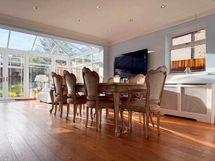 4 Bedroom House To Rent In Osidge Lane, London, N14
