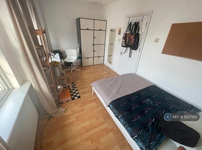 2 Bedroom Flat To Rent In Drummond Street, London, NW1