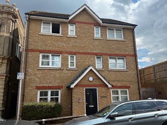 1 Bedroom Flat To Rent In Manor Road, Chatham., ME4