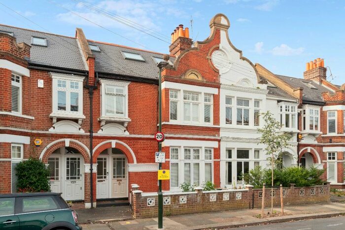 2 Bedroom Maisonette To Rent In Cowley Road, Mortlake, SW14