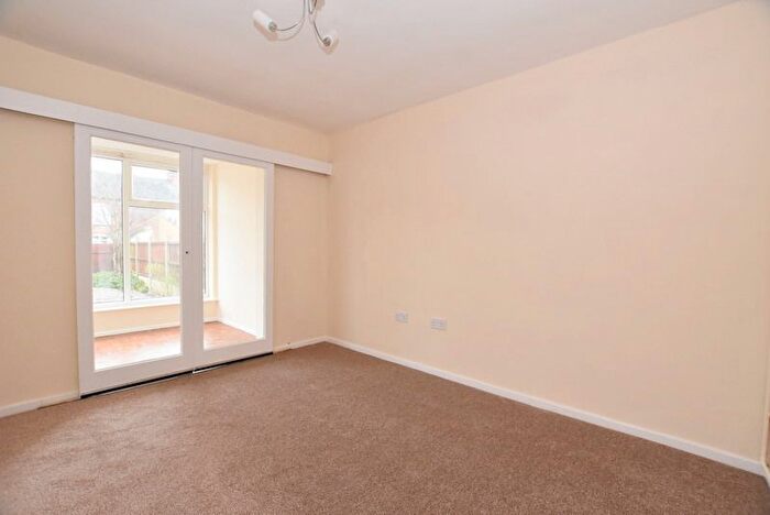 2 Bedroom Bungalow To Rent In Gleneagles Crescent, Birches Head, Stoke-On-Trent, ST1