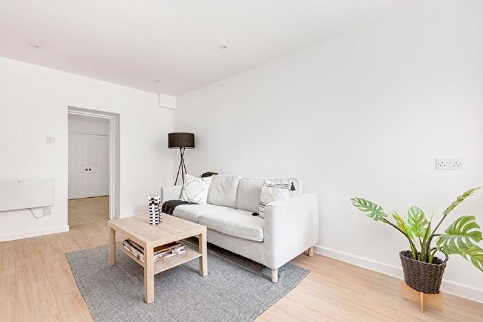 1 Bedroom Flat For Sale In Fulham Road, London, SW6