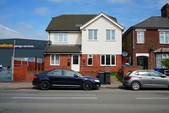 2 Bedroom Apartment To Rent In London Road, Grays, RM20