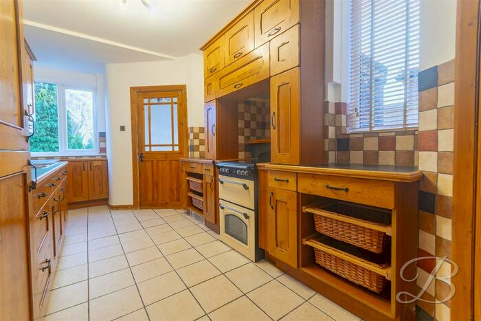 4 Bedroom Semi-Detached House To Rent In Robin Down Lane, Berry Hill, Mansfield, NG18