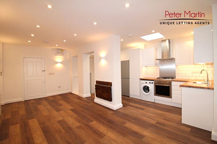 Studio To Rent In Regents Park Road, Finchley, N3