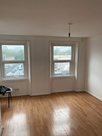 1 Bedroom Flat To Rent In New Cross Road, New Cross, SE14