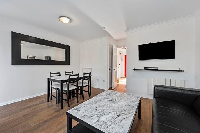4 Bedroom Property To Rent In Bywater Place, Surrey Quays, SE16