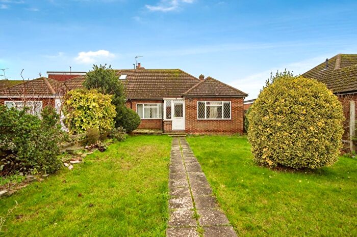3 Bedroom Bungalow For Sale In Upper Avenue, Istead Rise, Gravesend, Kent, DA13