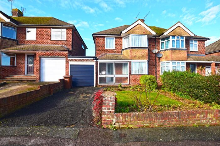 3 Bedroom Semi Detached House For Sale In Taverners Road, Rainham, ME8