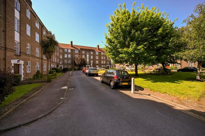 2 Bedroom Flat To Rent In Birkenhead Avenue, Kingston, Kingston Upon Thames, KT2