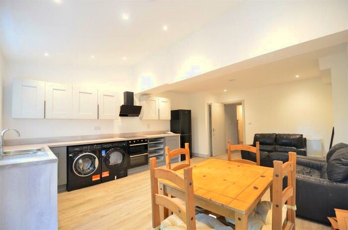 4 Bedroom Terraced House To Rent In / Academic Year Lovely Bedroom House, Quinton Road, Harborne, Free Ultrafast M Broadband, B17