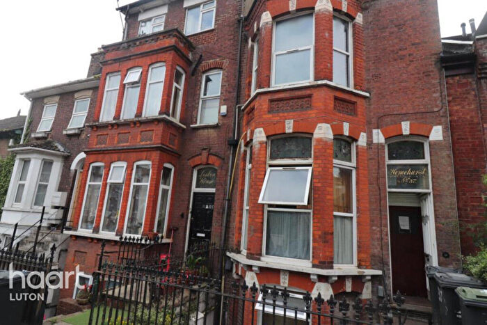 1 Bedroom Flat To Rent In Rothesay Road, Luton, LU1