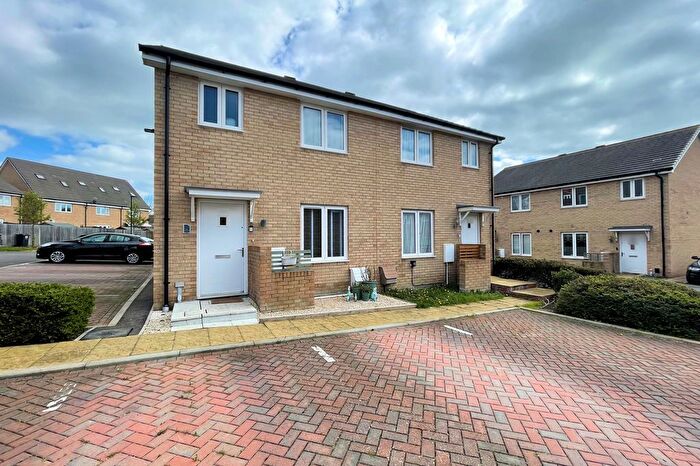 3 Bedroom Semi Detached House For Sale In Barrington Close, Gosport, PO13