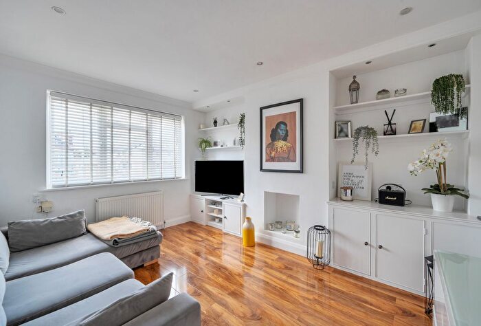 2 Bedroom Flat For Sale In London Road, Cheam, Sutton, SM3