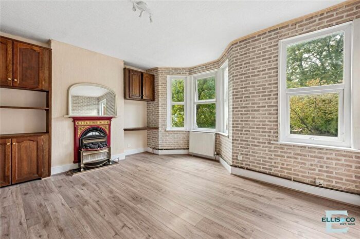 2 Bedroom Apartment To Rent In Pembroke Road, London, N15