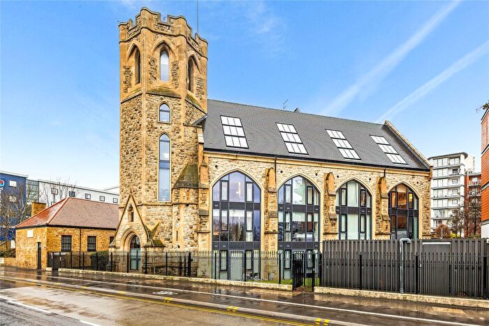 2 Bedroom Flat To Rent In High Street, Brentford, TW8