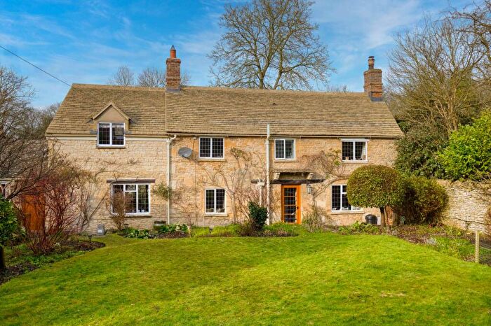 5 Bedroom Detached House For Sale In Roman Cottage East End, OX29